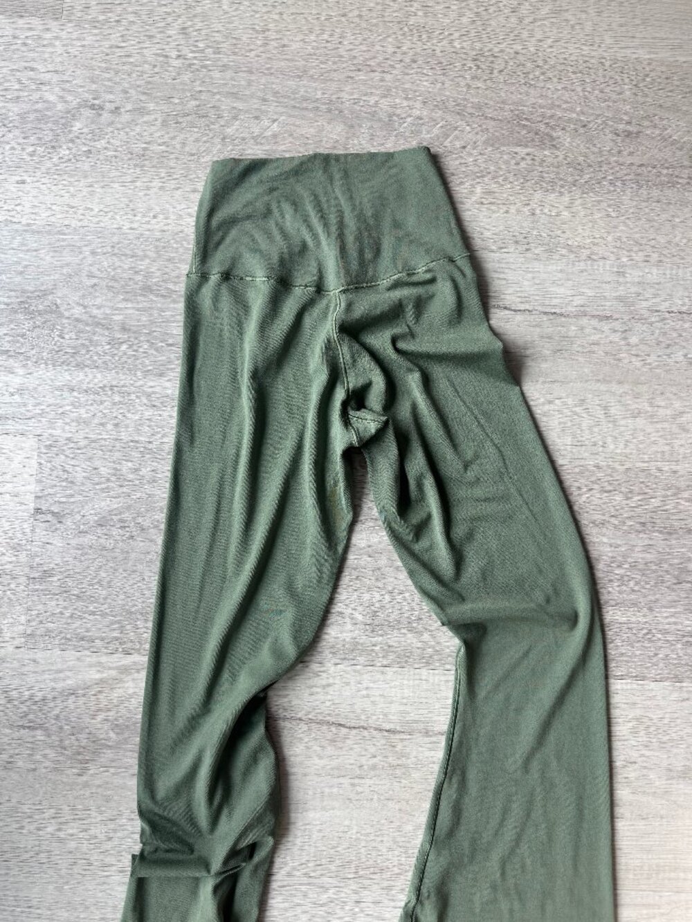Aerie OFFLINE Flare Leggings Sage Green XS Short Inseam High Waisted Yoga Pants - Picture 6 of 7